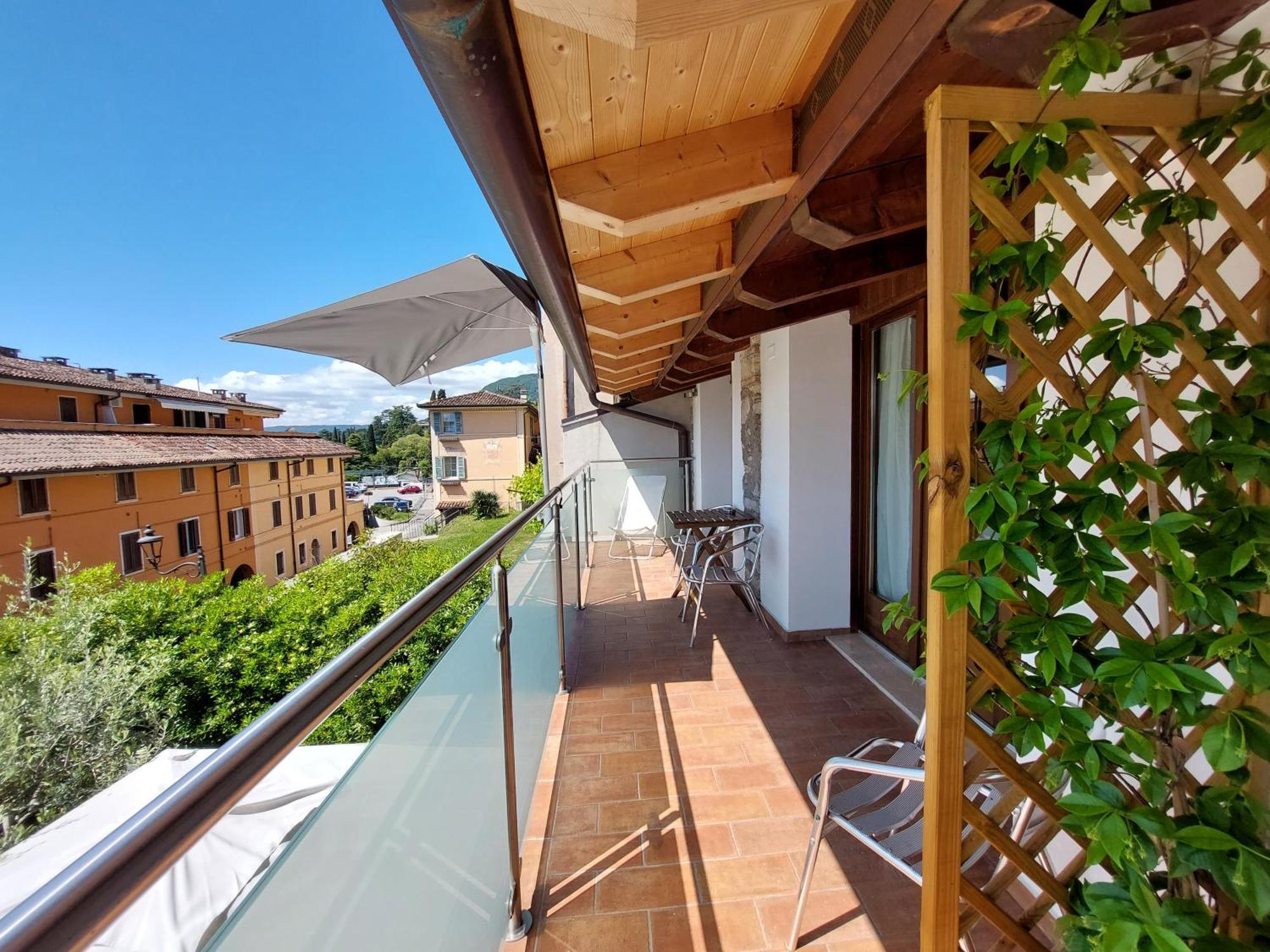 Pizzocolo Resort Fasano Gardone Riviera Buitenkant foto