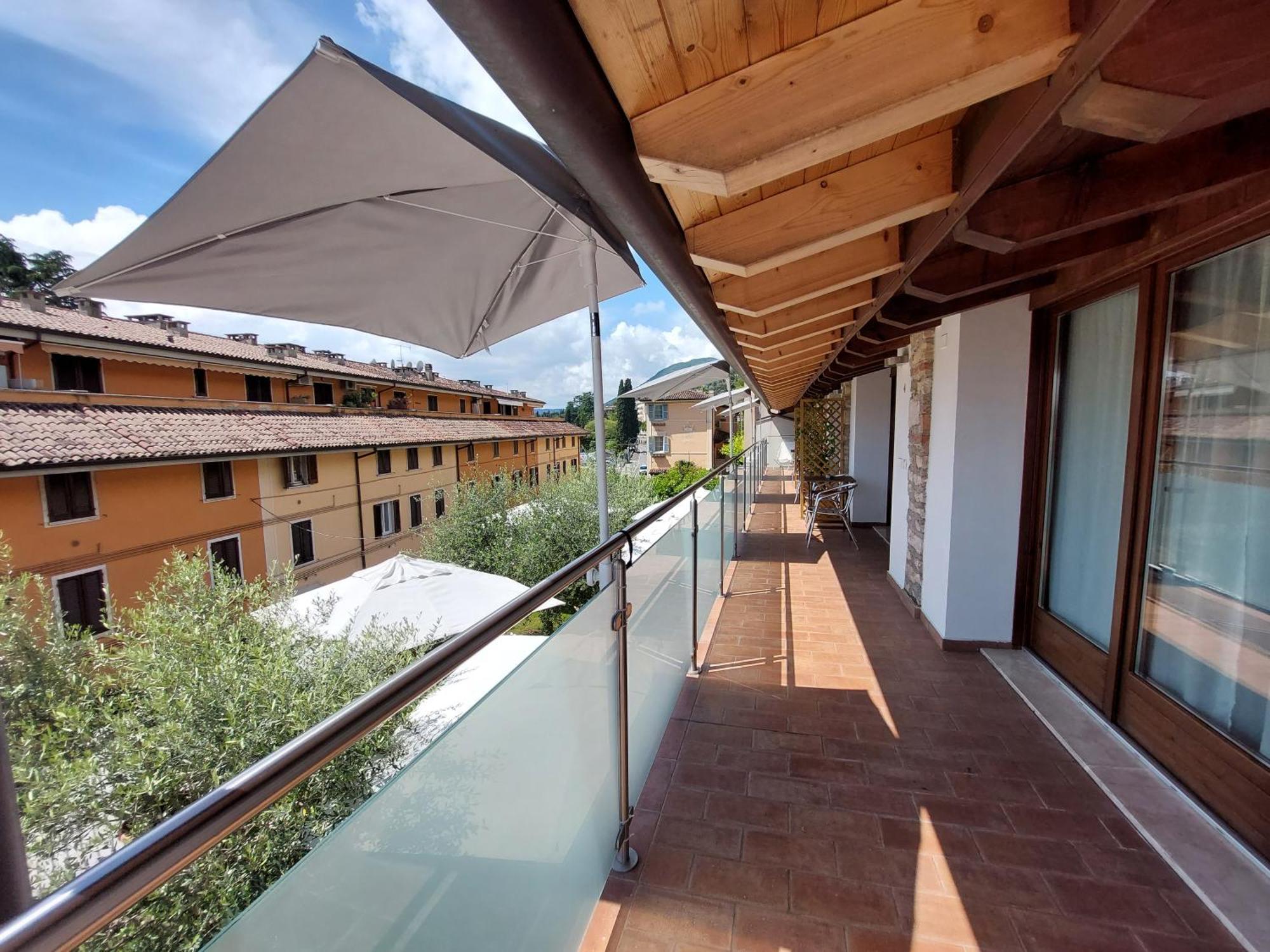 Pizzocolo Resort Fasano Gardone Riviera Buitenkant foto