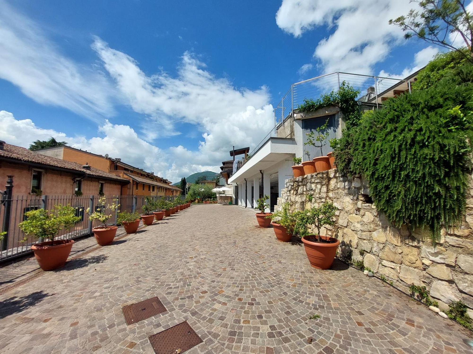 Pizzocolo Resort Fasano Gardone Riviera Buitenkant foto
